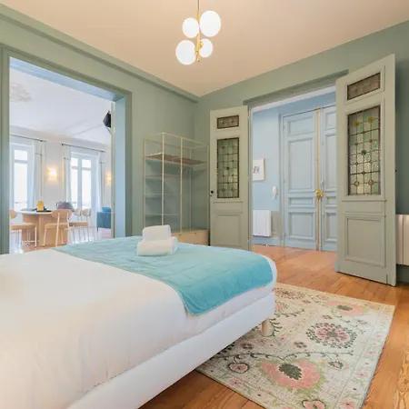 Appartement Luxueux - Hyper Centre - Climatisation - Balcon *