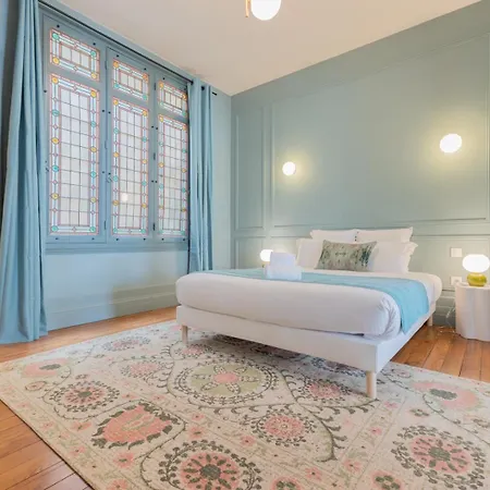 Apartment Luxueux - Hyper Centre - Climatisation - Balcon